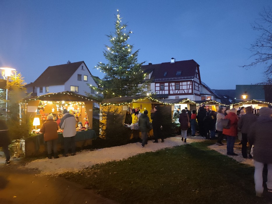 Weihnachtsmarkt in Wombach