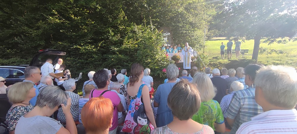 Gottesdienst an der Grotte - vergrößern